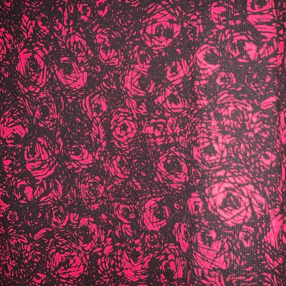 Mercer Street Studio Red Black Rose Shrug Cardigan Sweater PS - Picture 7 of 8